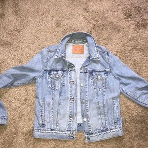 Vintage Levi’s denim jacket